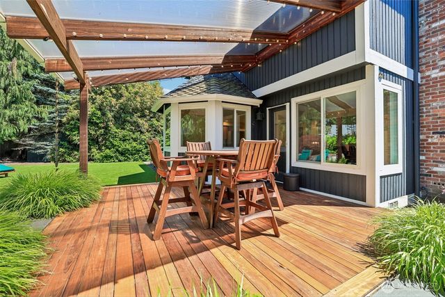 14302 NE 61 Street, Redmond, WA 98052