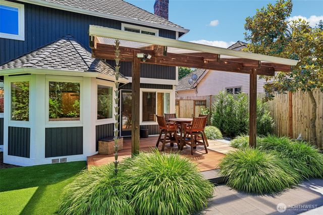 14302 NE 61 Street, Redmond, WA 98052