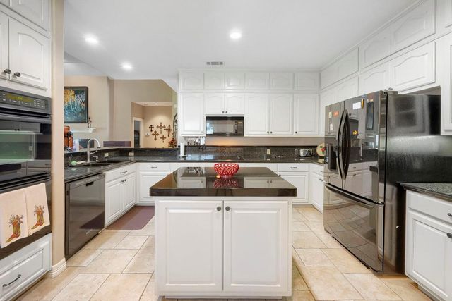 2422 Founders CIR, Spicewood, TX 78669