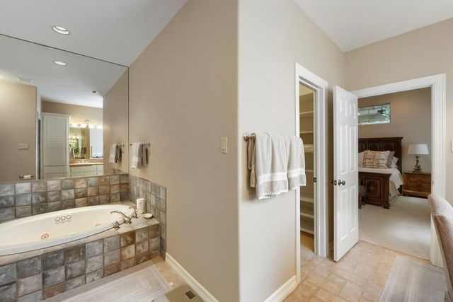 2422 Founders CIR, Spicewood, TX 78669