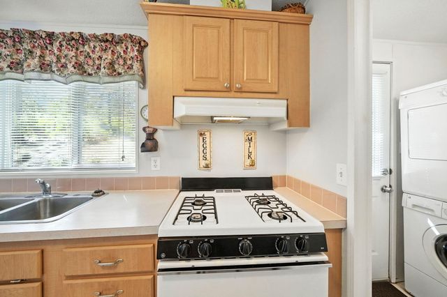 29764 E Highway 299 East, Round Mountain, CA 96084