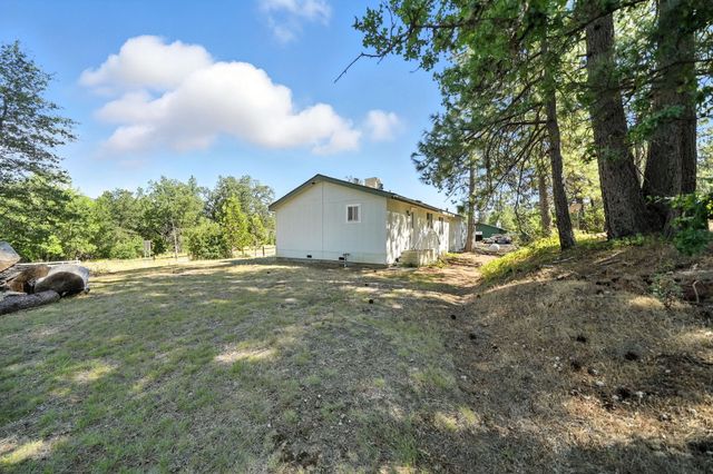 29764 E Highway 299 East, Round Mountain, CA 96084