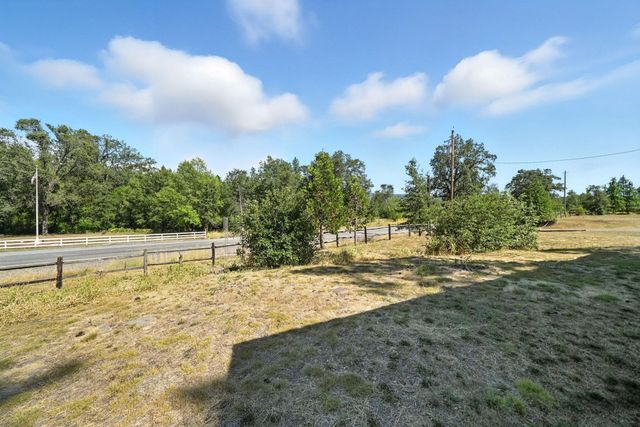 29764 E Highway 299 East, Round Mountain, CA 96084