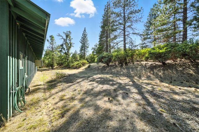 29764 E Highway 299 East, Round Mountain, CA 96084