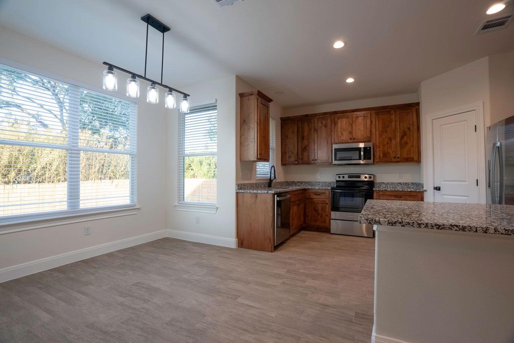 129 Callie ST, Smithville, TX 78957