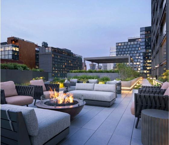 164 N Peoria Street 305, Chicago, IL 60607