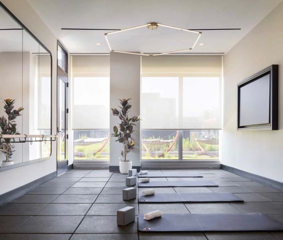 164 N Peoria Street 305, Chicago, IL 60607