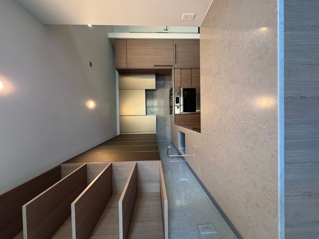 164 N Peoria Street 305, Chicago, IL 60607