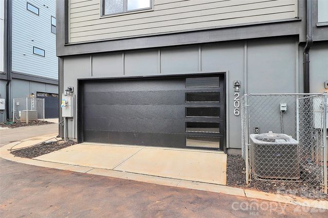 3432 Brookshire Boulevard, Charlotte, NC 28216