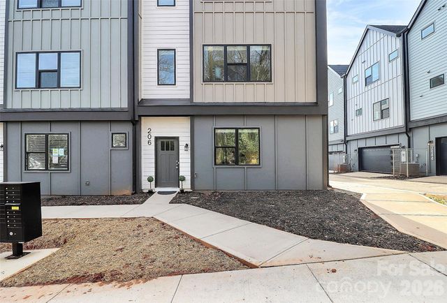 3432 Brookshire Boulevard, Charlotte, NC 28216