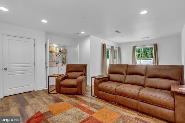9956 RAVENHURST RD, Middle River, MD 21220