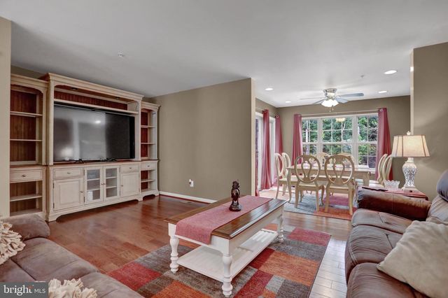 9956 RAVENHURST RD, Middle River, MD 21220