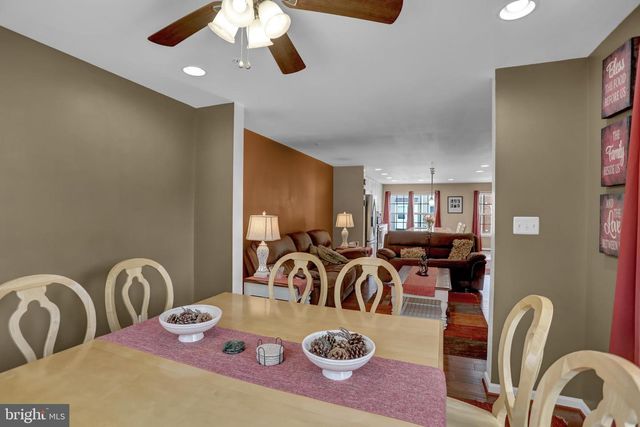 9956 RAVENHURST RD, Middle River, MD 21220