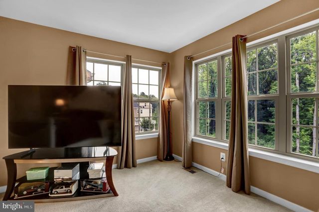 9956 RAVENHURST RD, Middle River, MD 21220