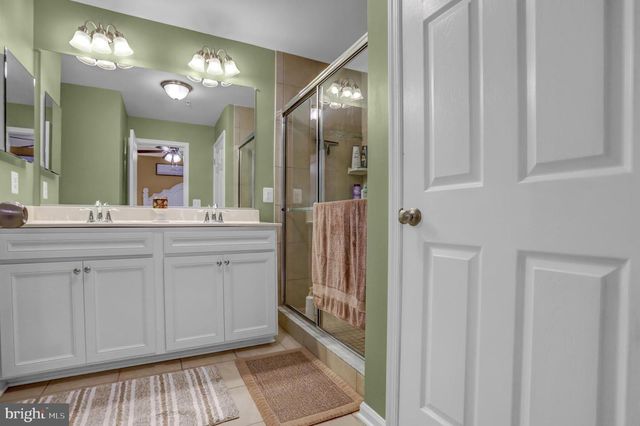 9956 RAVENHURST RD, Middle River, MD 21220