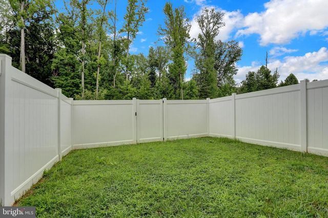 9956 RAVENHURST RD, Middle River, MD 21220