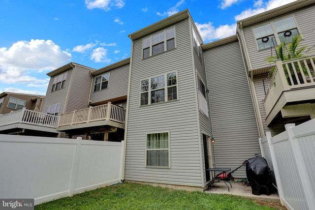 9956 RAVENHURST RD, Middle River, MD 21220