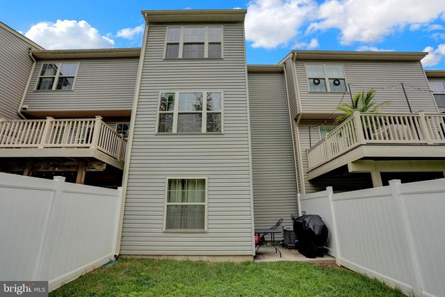9956 RAVENHURST RD, Middle River, MD 21220