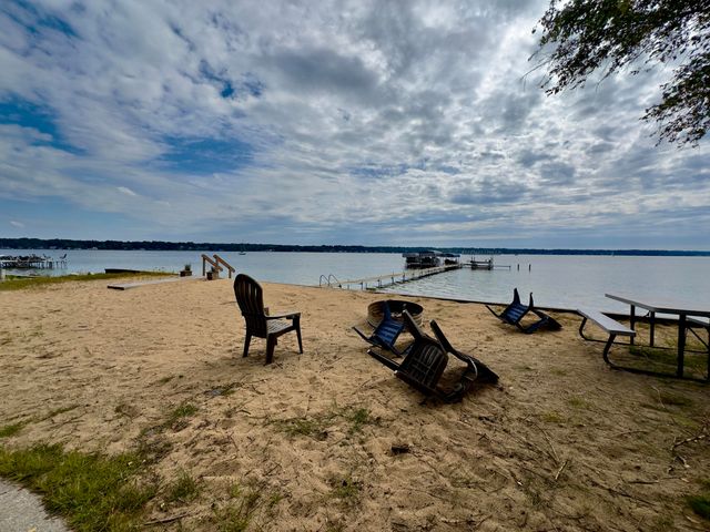 7211 Mcfall Circle, Montague Twp, MI 49437