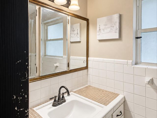 2104 French Place, Baytown, TX 77520