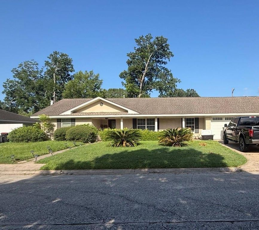2104 French Place, Baytown, TX 77520