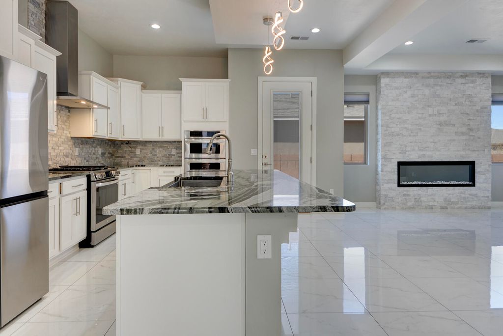 Image 20 of property listing at 2744 Camino Plata Loop NE, Rio Rancho, NM 87144