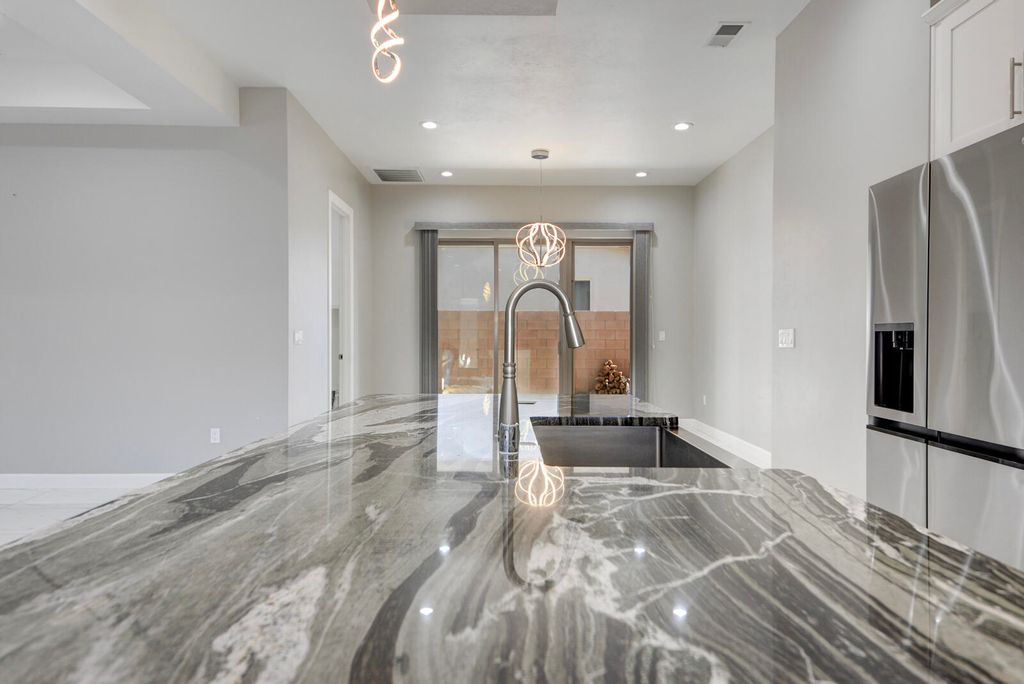 Image 21 of property listing at 2744 Camino Plata Loop NE, Rio Rancho, NM 87144