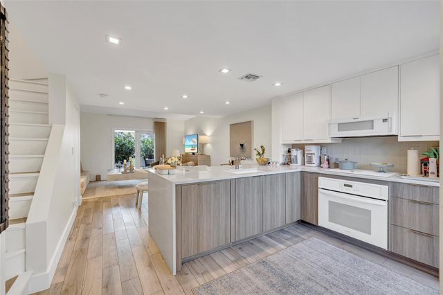 1991 NE 15th Avenue, Fort Lauderdale, FL 33305