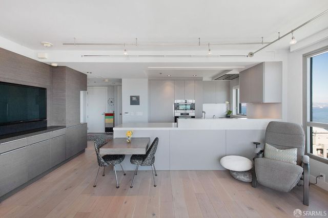 229 Brannan Street 16E, San Francisco, CA 94107