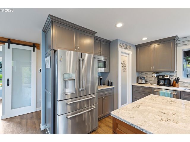 6564 ARTEMIS Ln, West Linn, OR 97068