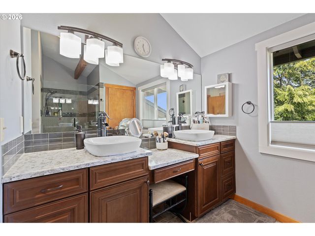 6564 ARTEMIS Ln, West Linn, OR 97068