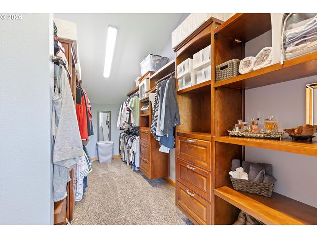 6564 ARTEMIS Ln, West Linn, OR 97068