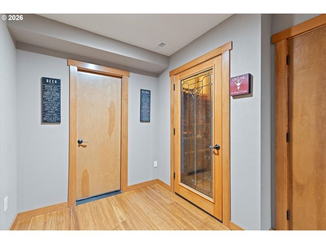 6564 ARTEMIS Ln, West Linn, OR 97068