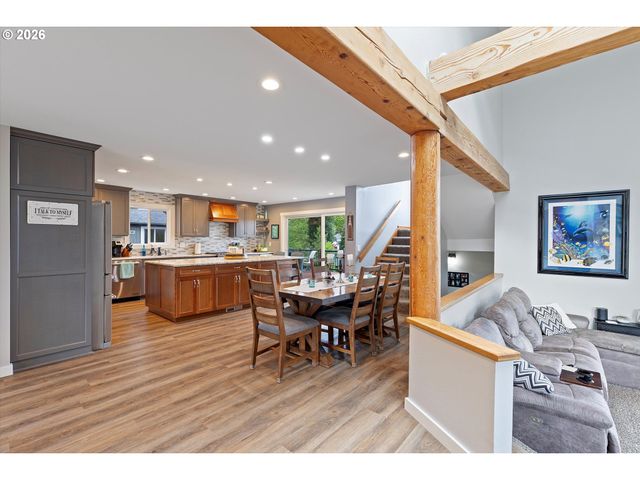 6564 ARTEMIS Ln, West Linn, OR 97068