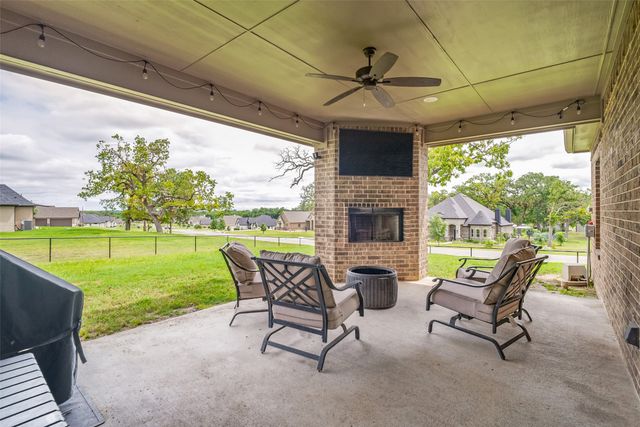 409 Oak Meadow Lane, Weatherford, TX 76085