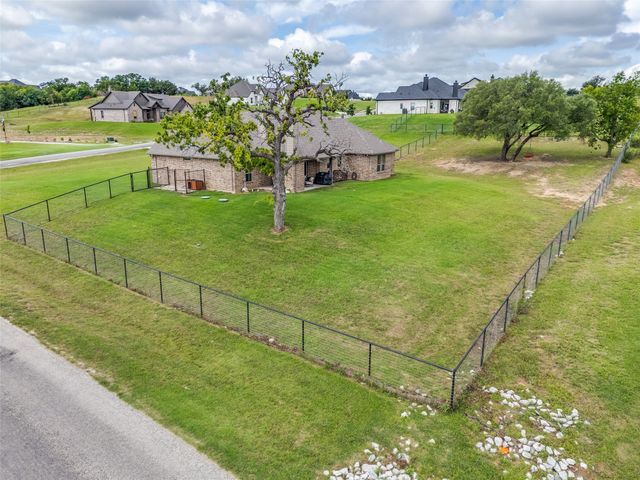 409 Oak Meadow Lane, Weatherford, TX 76085