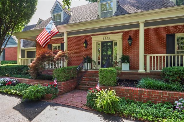 6905 Overhill Road, Mission Hills, KS 66208