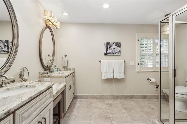 6905 Overhill Road, Mission Hills, KS 66208