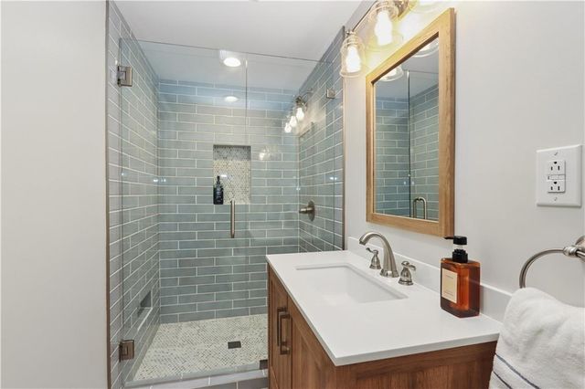 6905 Overhill Road, Mission Hills, KS 66208