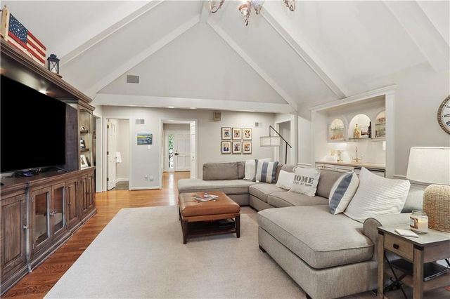 6905 Overhill Road, Mission Hills, KS 66208