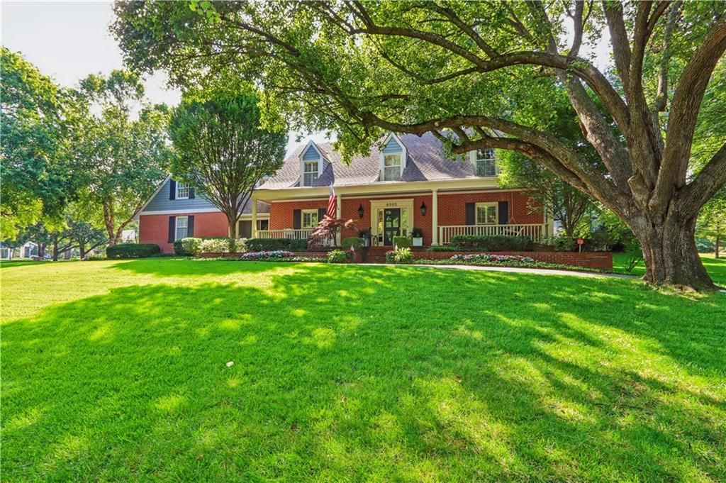6905 Overhill Road, Mission Hills, KS 66208