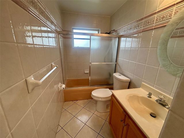 6730 NW 9th Street, Margate, FL 33063