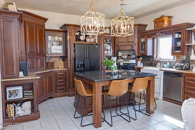 2953 Rowan Drive, Seneca, MO 64865