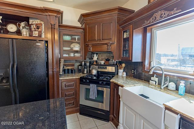 2953 Rowan Drive, Seneca, MO 64865