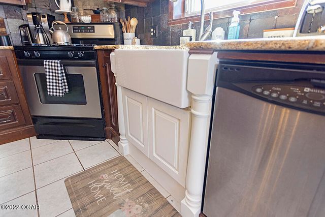 2953 Rowan Drive, Seneca, MO 64865