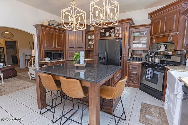 2953 Rowan Drive, Seneca, MO 64865