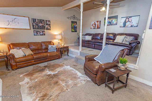 2953 Rowan Drive, Seneca, MO 64865