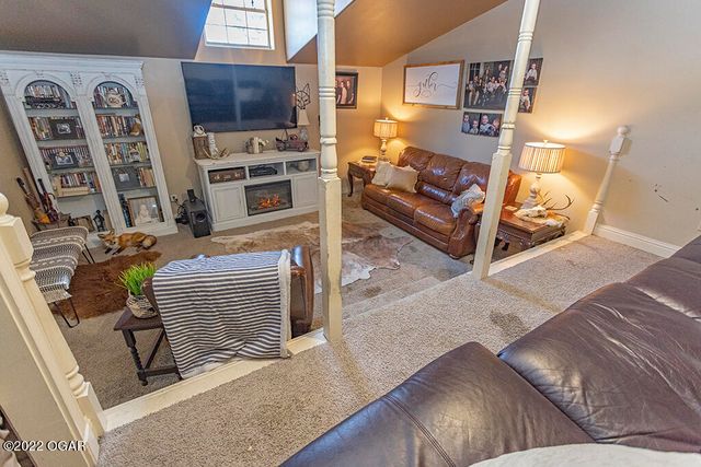 2953 Rowan Drive, Seneca, MO 64865