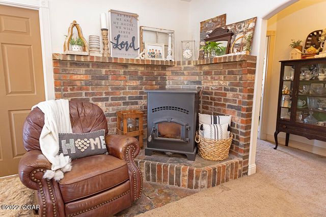 2953 Rowan Drive, Seneca, MO 64865