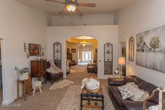 2953 Rowan Drive, Seneca, MO 64865